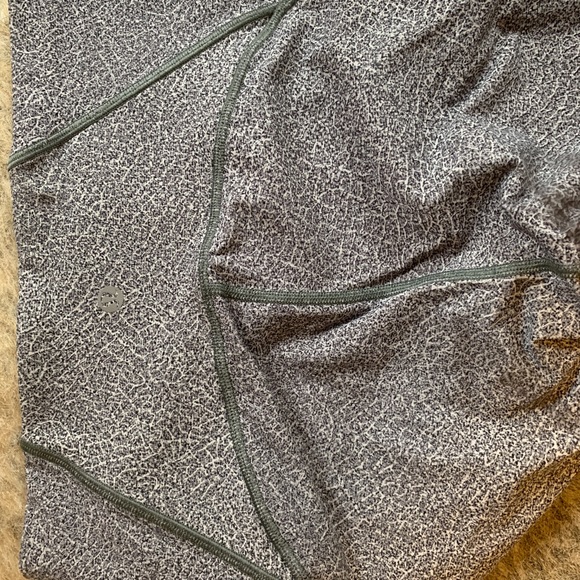 Lululemon mesh leggings - 25 in. Inseam - Picture 4 of 4